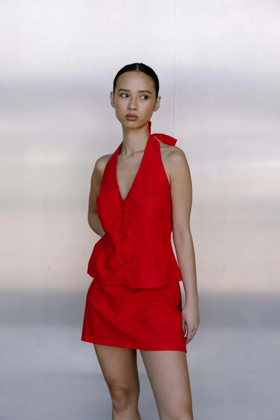 BISK THE LABEL RUE RED LINEN BLEND HALTER VEST