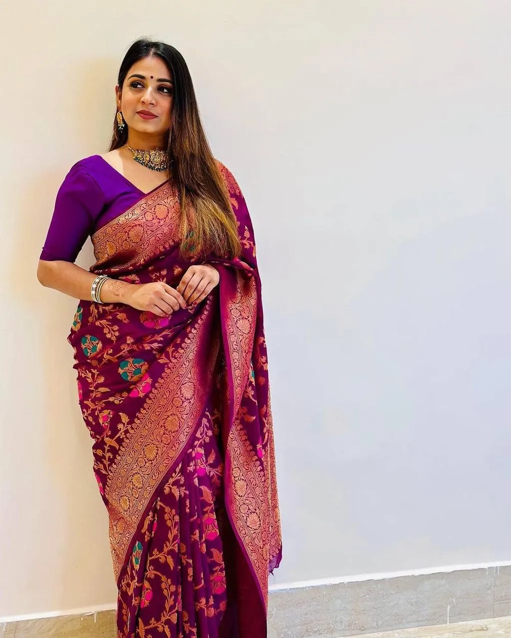 Blooming Purple Soft Banarasi Silk Saree With Staring Blouse Piece