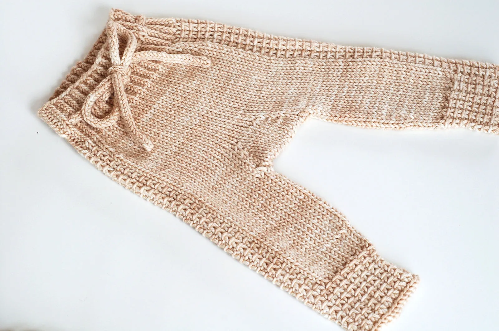 Little Leggings, Frogginette. Print Knitting Pattern